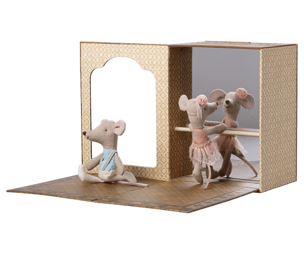 Atvyksta gruodžio gale. Maileg - baleto studija su peliukais